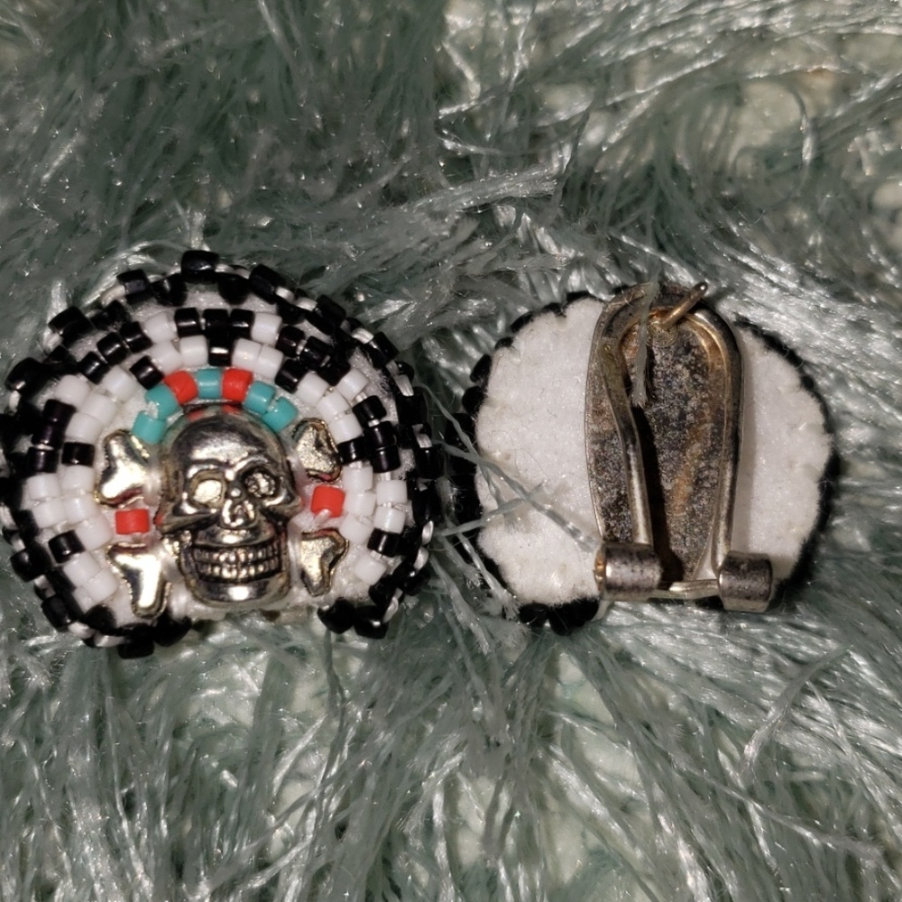 Beaded earrings - Picture 2 of 4